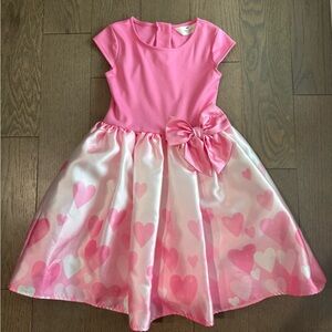 Like new H&M pink and white dress with full skirt and heart design - size 6X/7